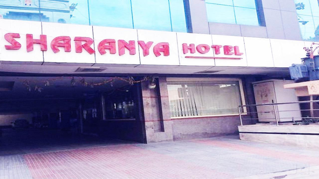 Sharanya Hotel Warangal Exterior foto